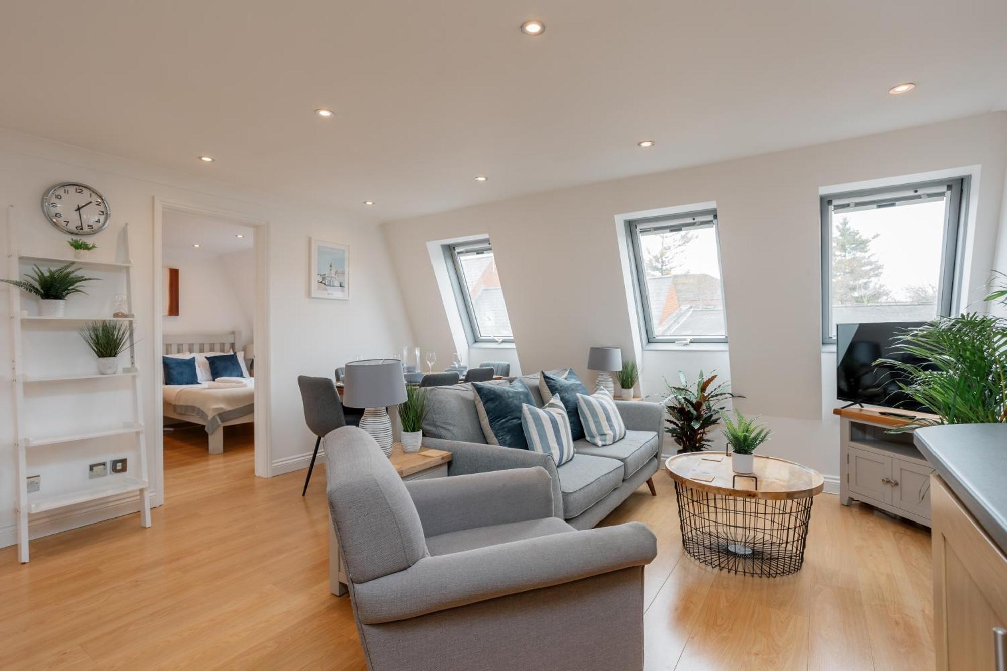 Starhost Residences - Central 3 Bed Apartment At Regents Court, Newbury Newbury  Bagian luar foto
